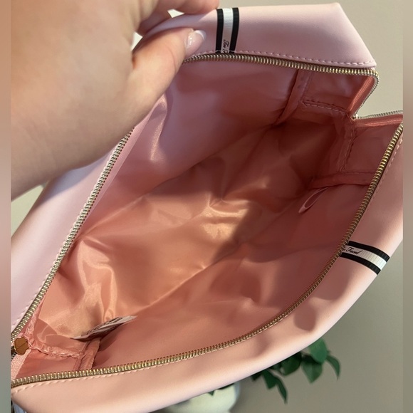 TOO FACED • BRAND NEW MAKEUP BAG - Picture 4 of 7